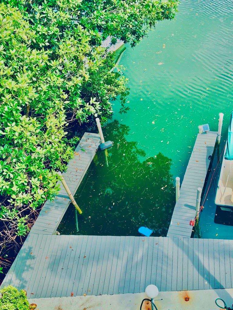 Private dock, you can bring your boat right away and enjoy. Fits floating docks as well Private dock, you can bring your boat right away and enjoy. Fits floating docks as well
