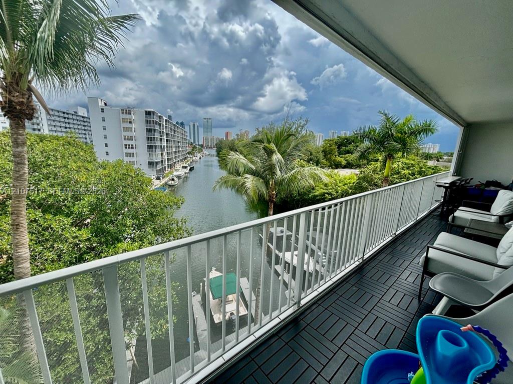 added slip-proof tiles not he balcony for easy cleaning and draining added slip-proof tiles not he balcony for easy cleaning and draining