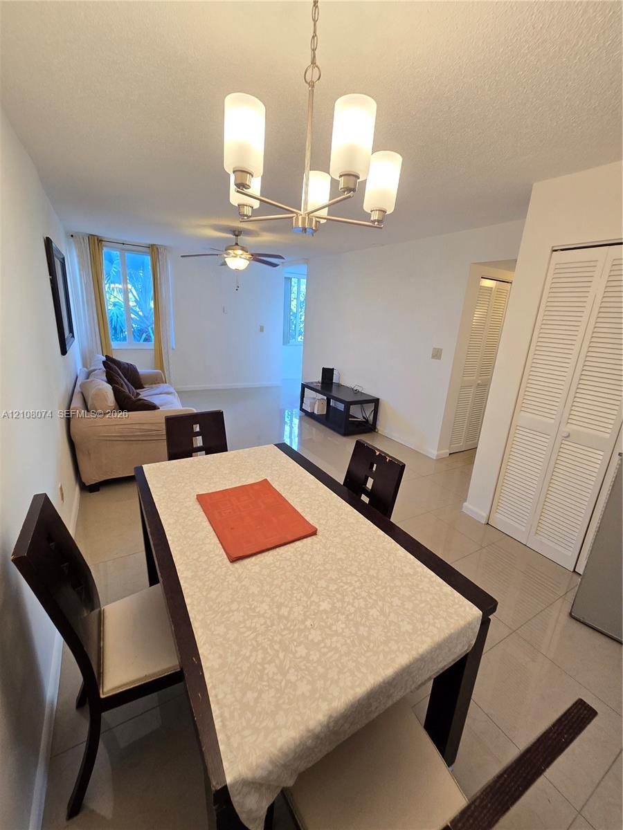 Bright living/dining area Bright living/dining area