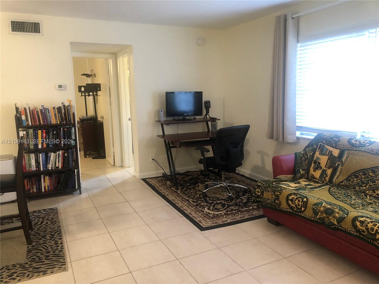 LIVING ROOM/BEDROOM ENTERANCE