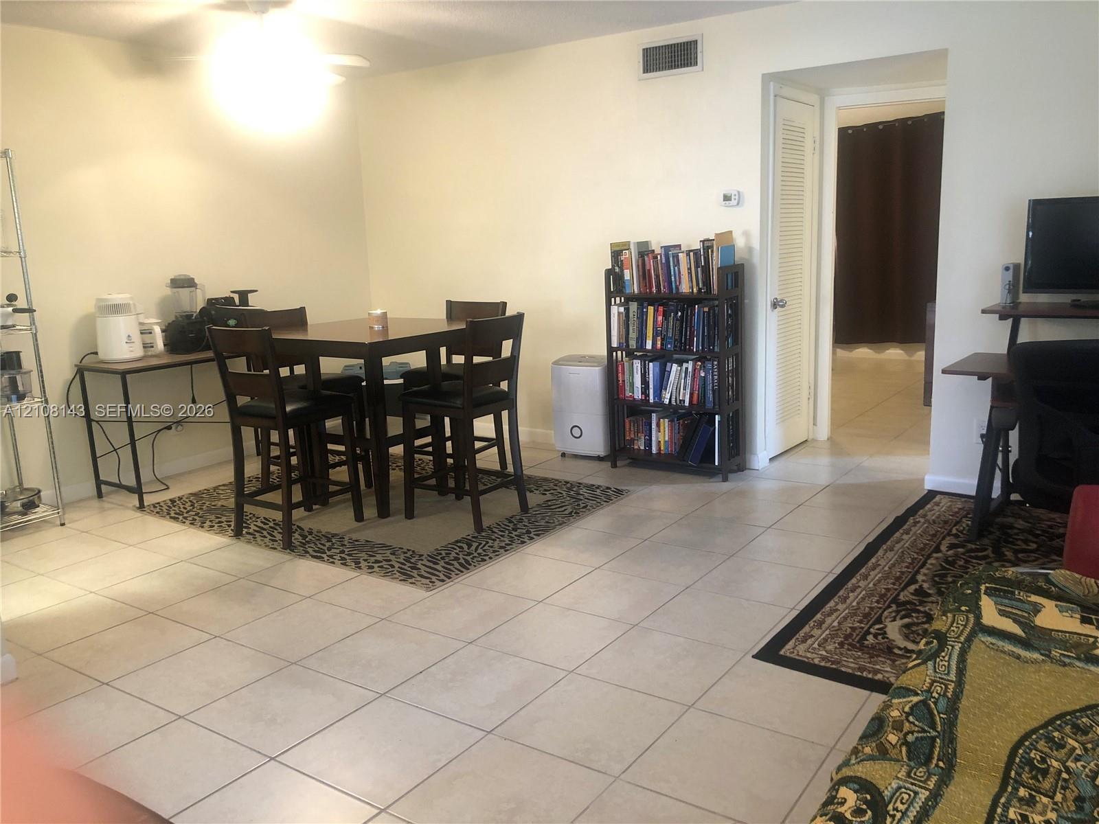 LIVING/DINING ROOM