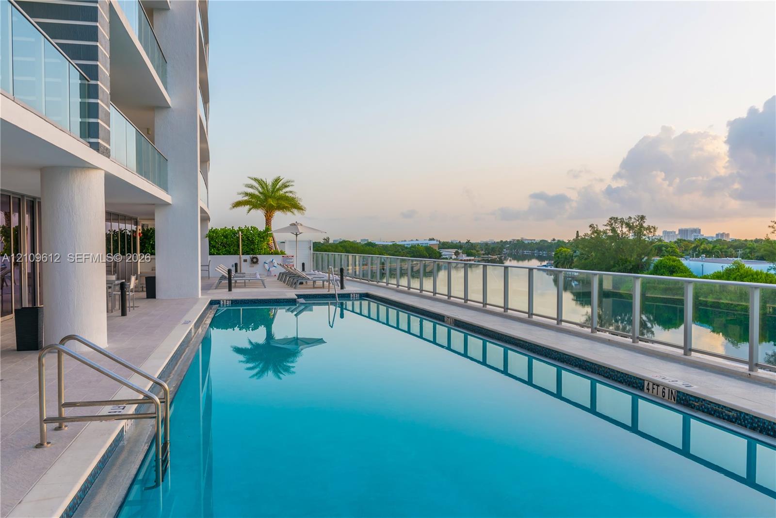 Morning Sun - Heated Lap Pool Overlooking Middle River
