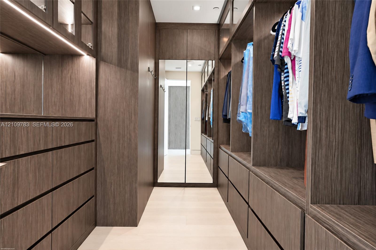 Primary His Closet