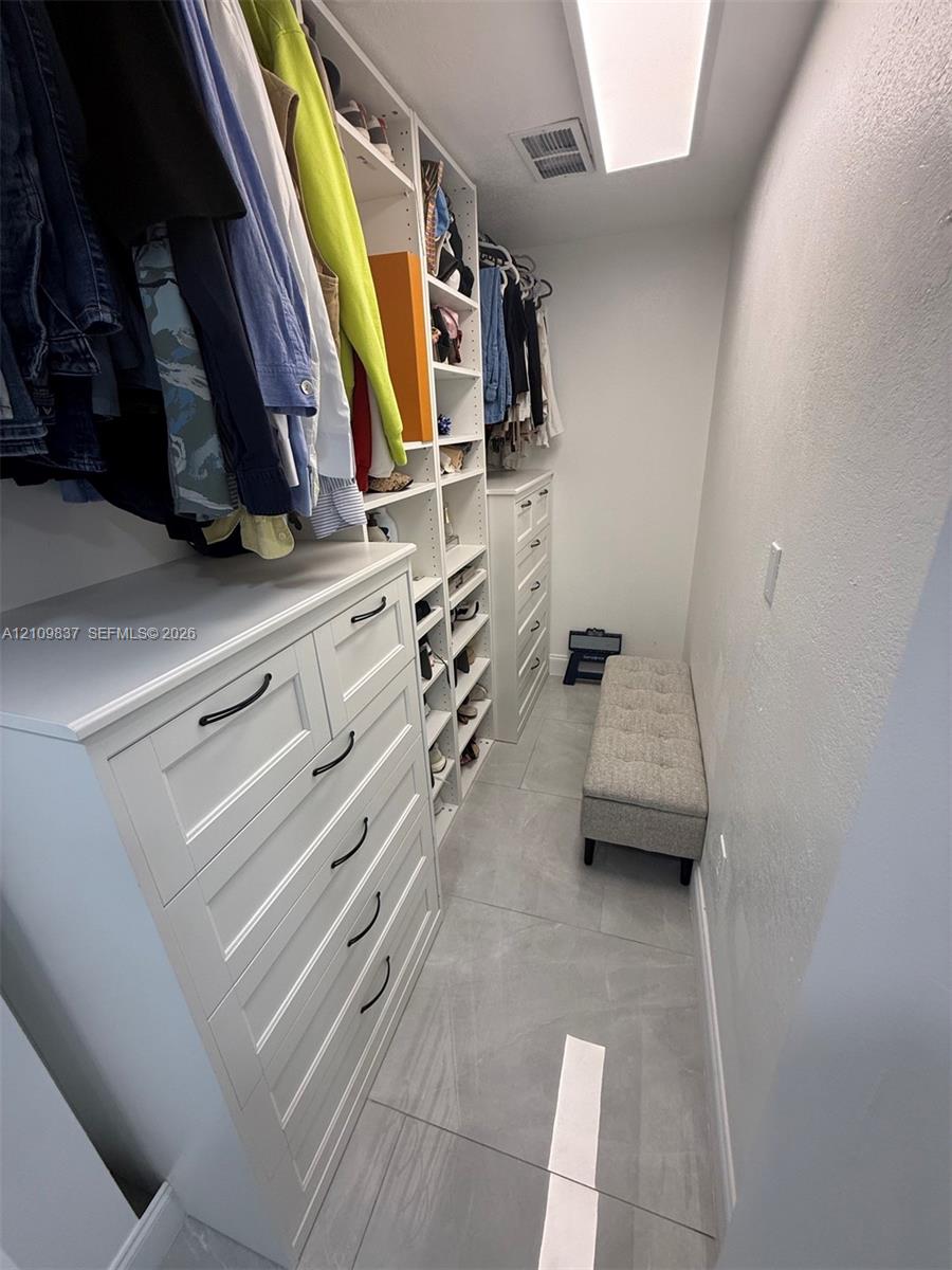 Walk-in Closet