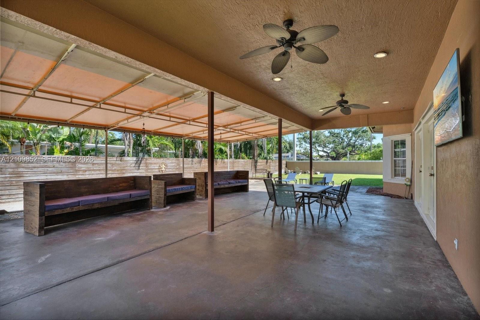 ** Extra tie beams were added during the original construction for a future enclosure/extension to the back of the property **