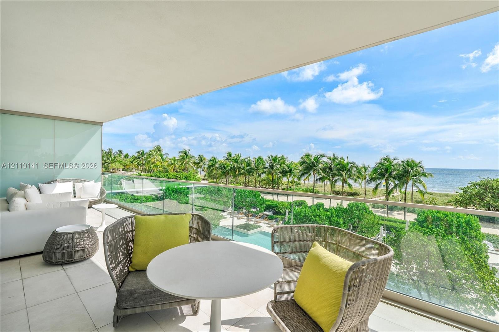 OUTDOOR / Direct ocean views