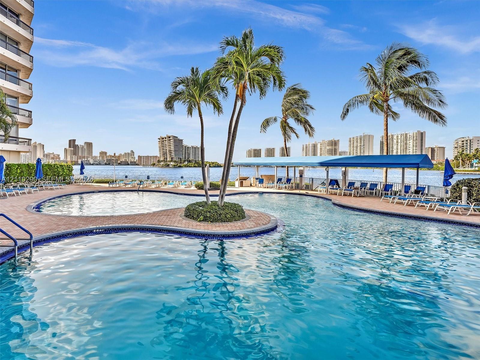 Stunning Waterfront Pool Overlooking the Intracoastal and Marina