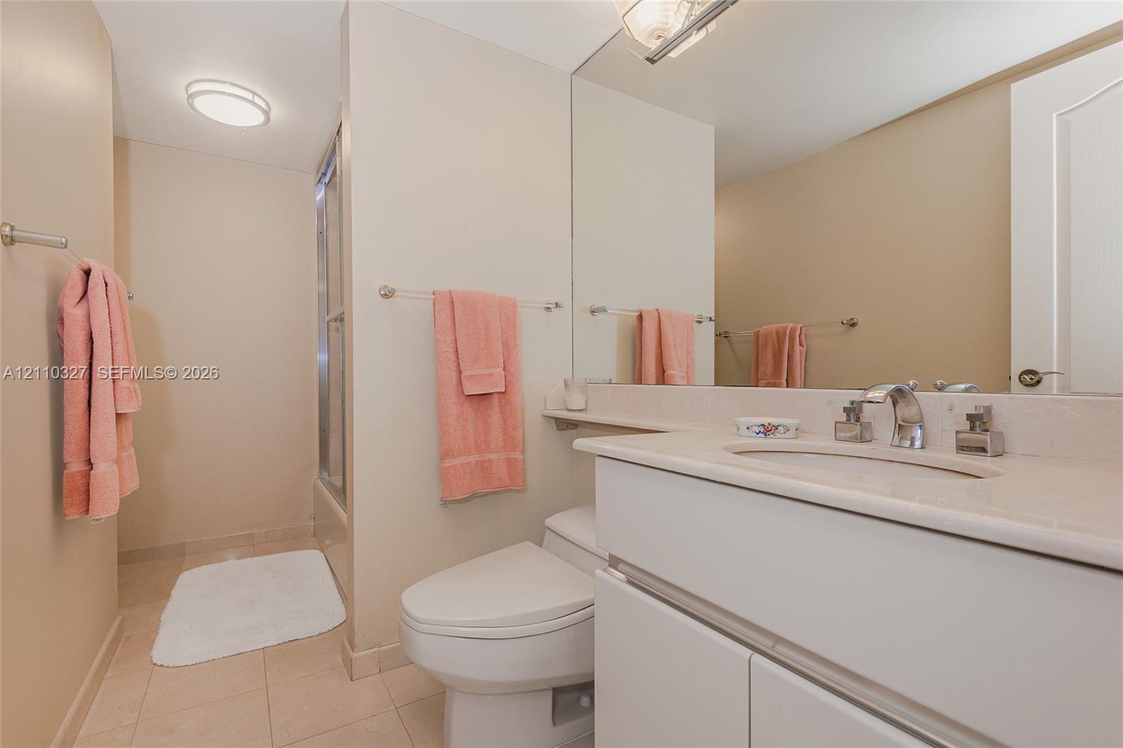 2nd bathroom, Jack & Jill