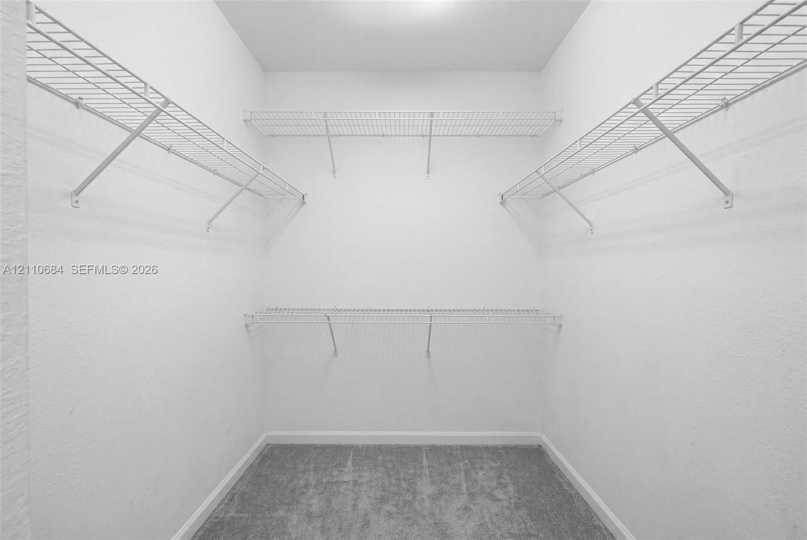 Walking Closet