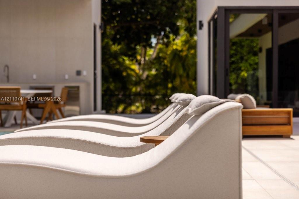 Outdoor lounge
