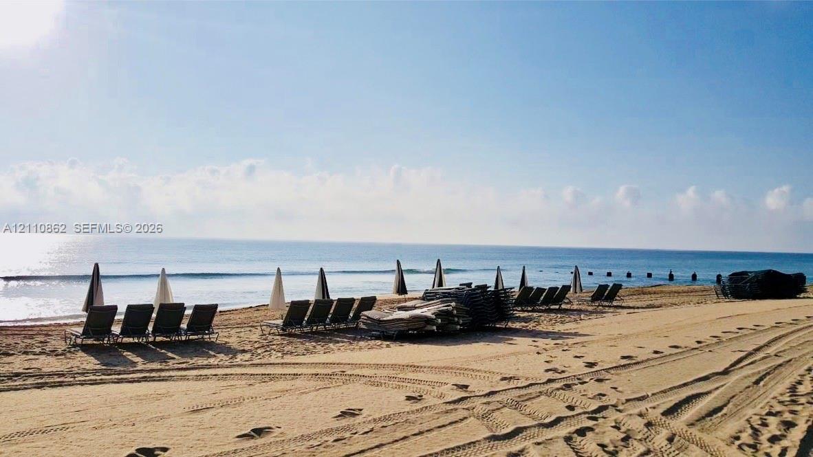 Balmoral Residence with Beach servise at Bal Harbour Beach