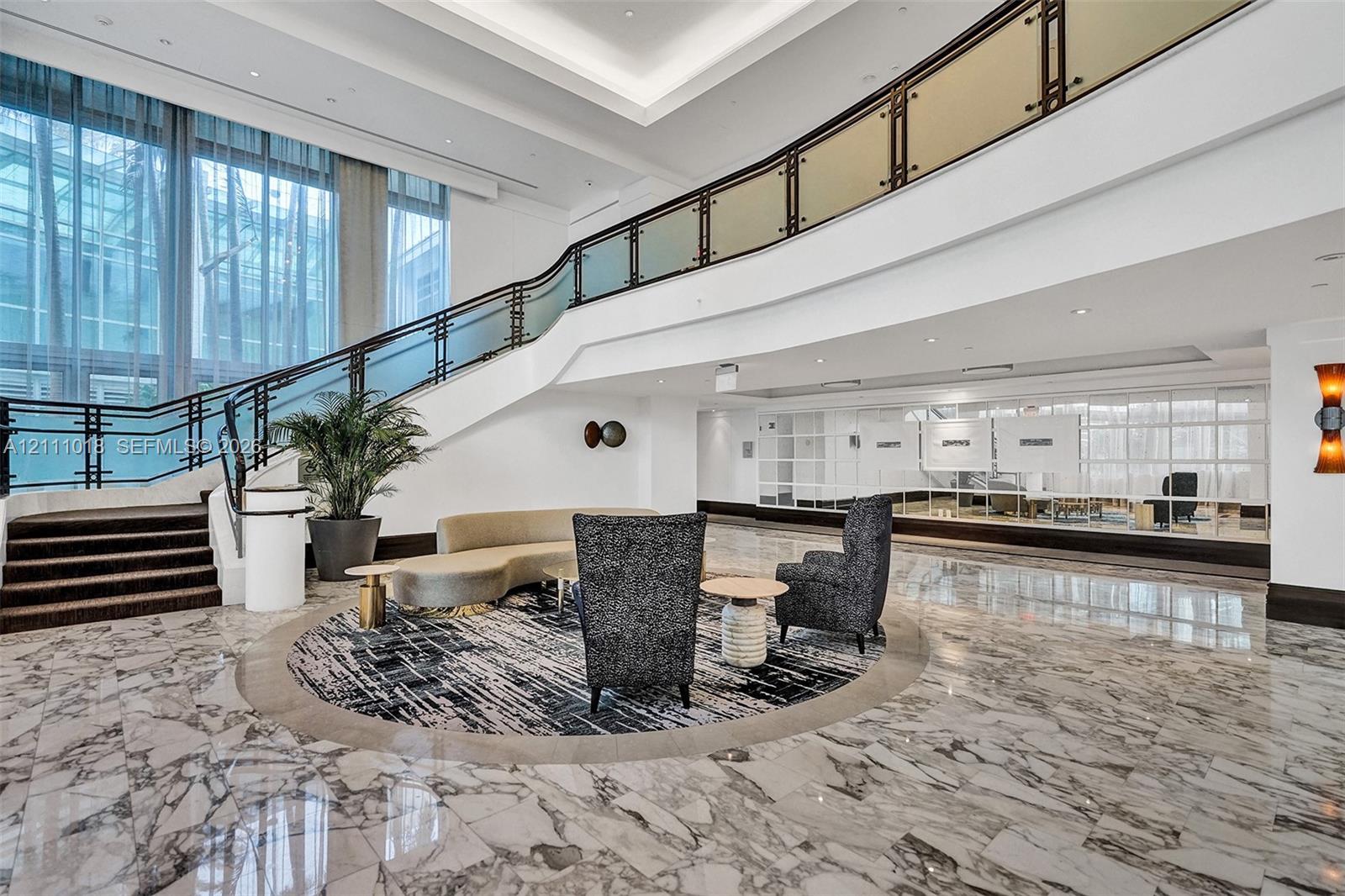Fontainebleau III lobby