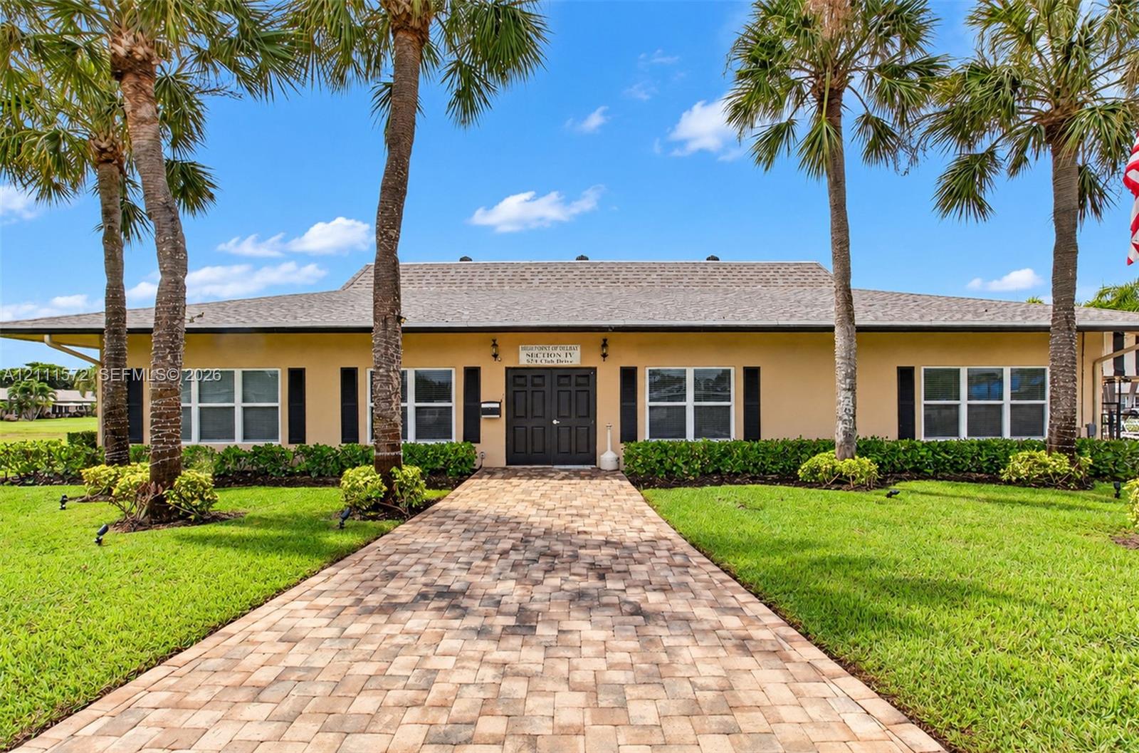 Recreational complex featuring a clubhouse with social activities, community room, bar & kitchen, library