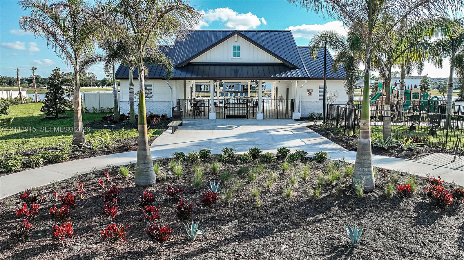 Veranda Oaks Community