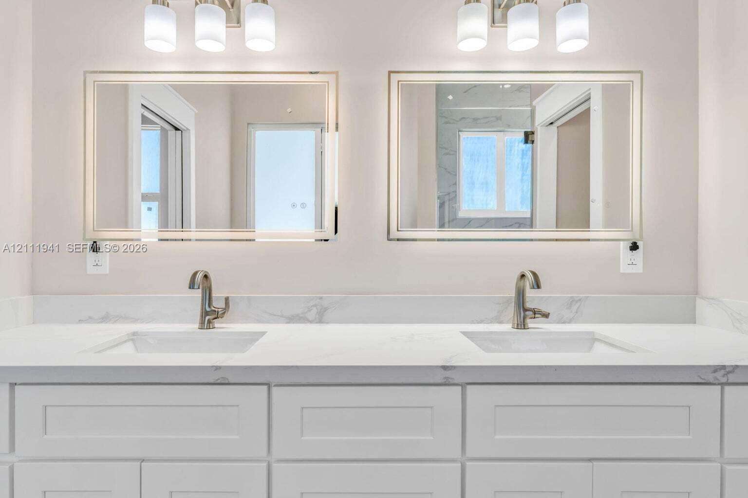 Primary En-Suite Bath