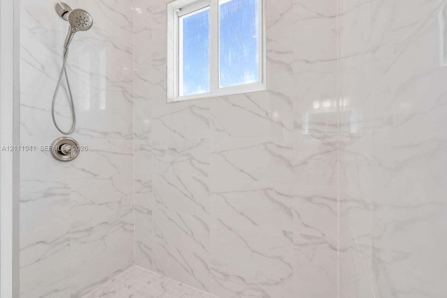 Primary En-Suite Bath