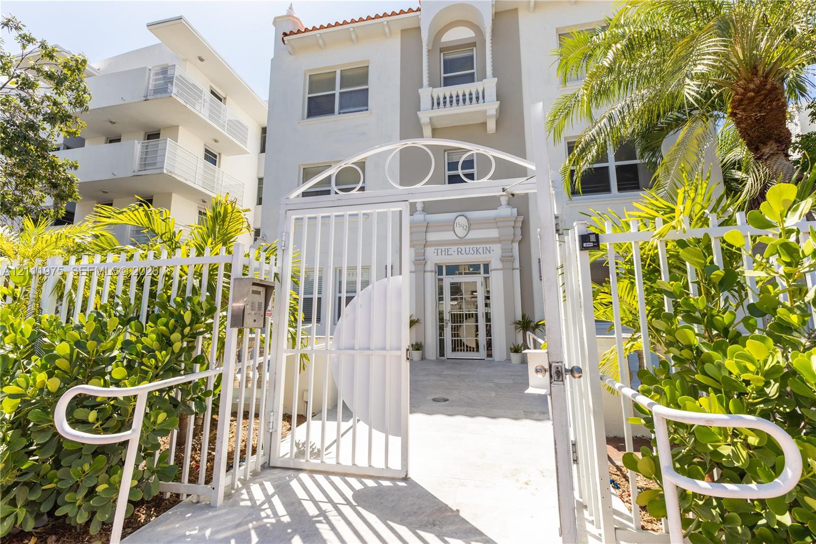 Ruskin Condominium
