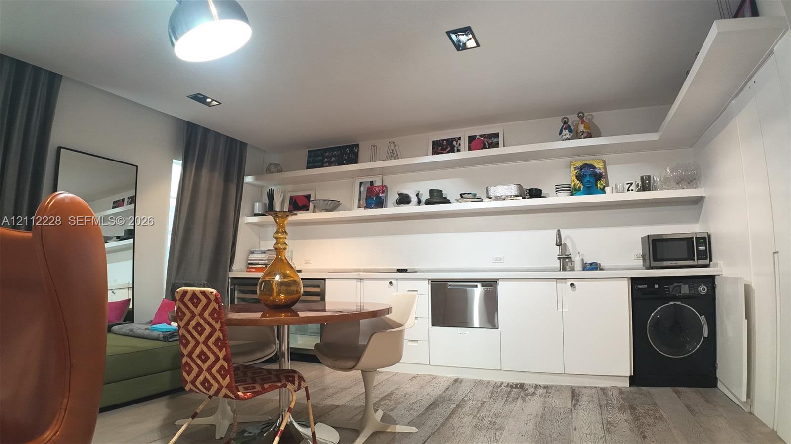Photo 8