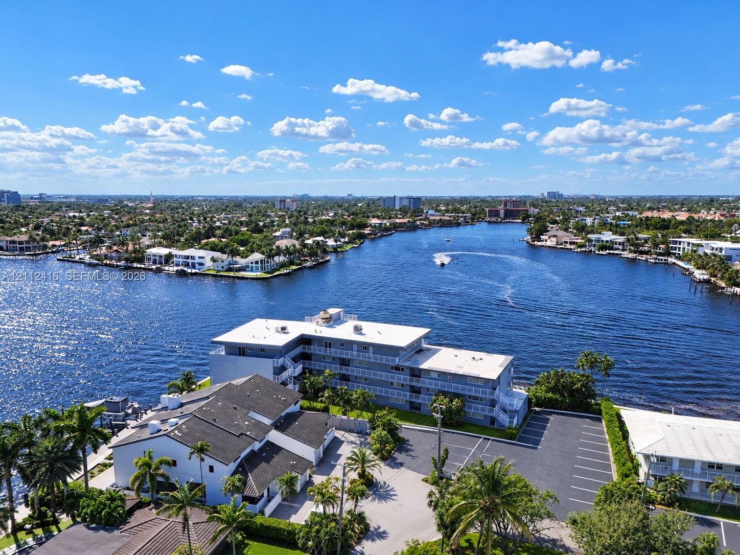 Exceptional location on the cross section of Lake Santa Barbara and the Intracoastal Waterway
