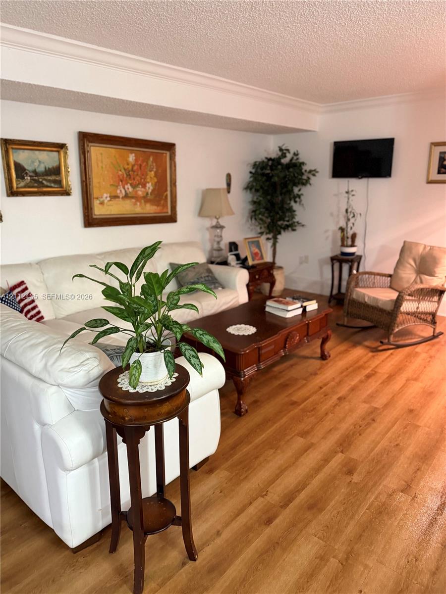 Wood-finish flooring throughout Wood-finish flooring throughout