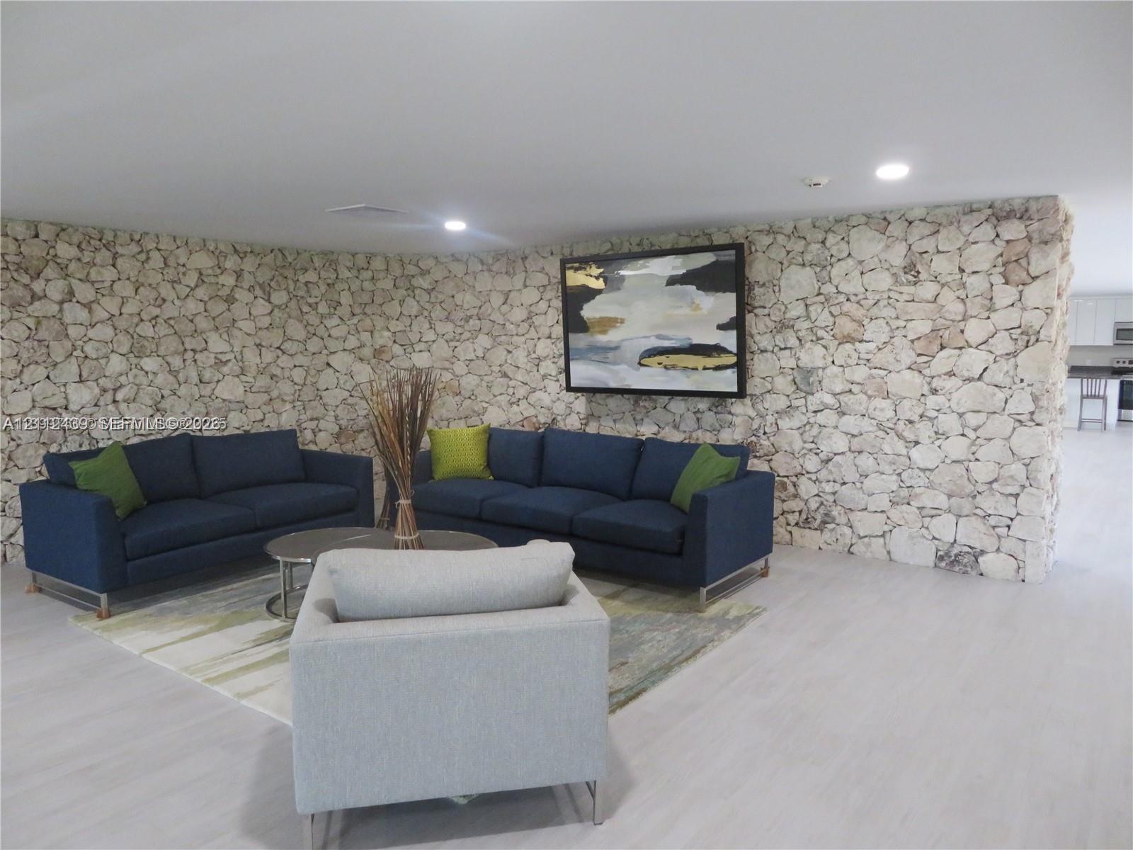 CLUBHOUSE - SITTING AREA