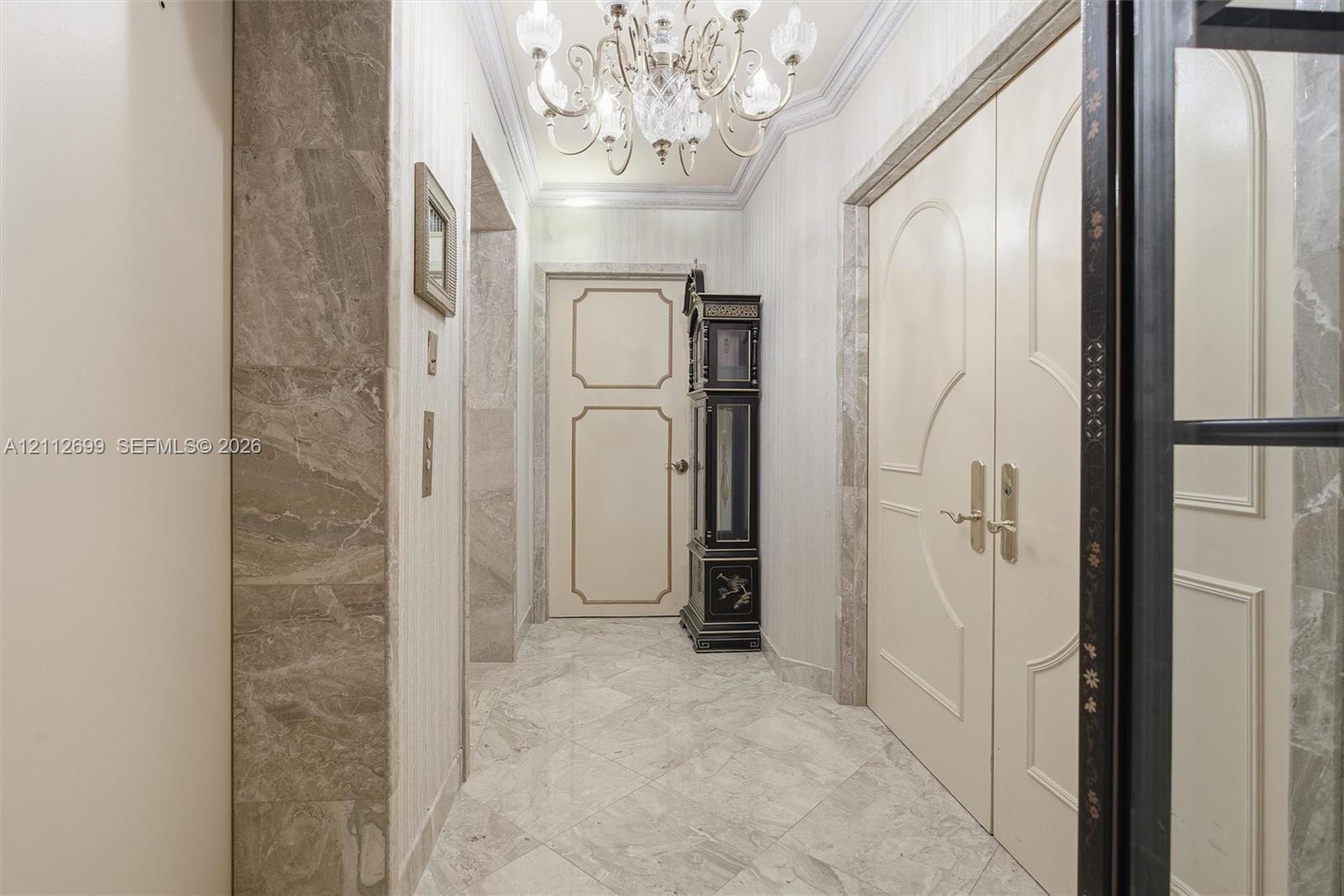Private elevator lobby