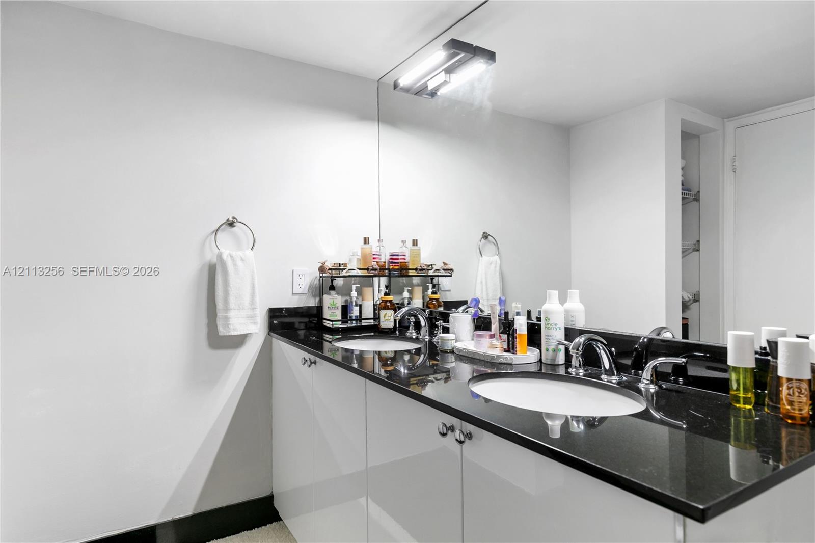 Dual sinks