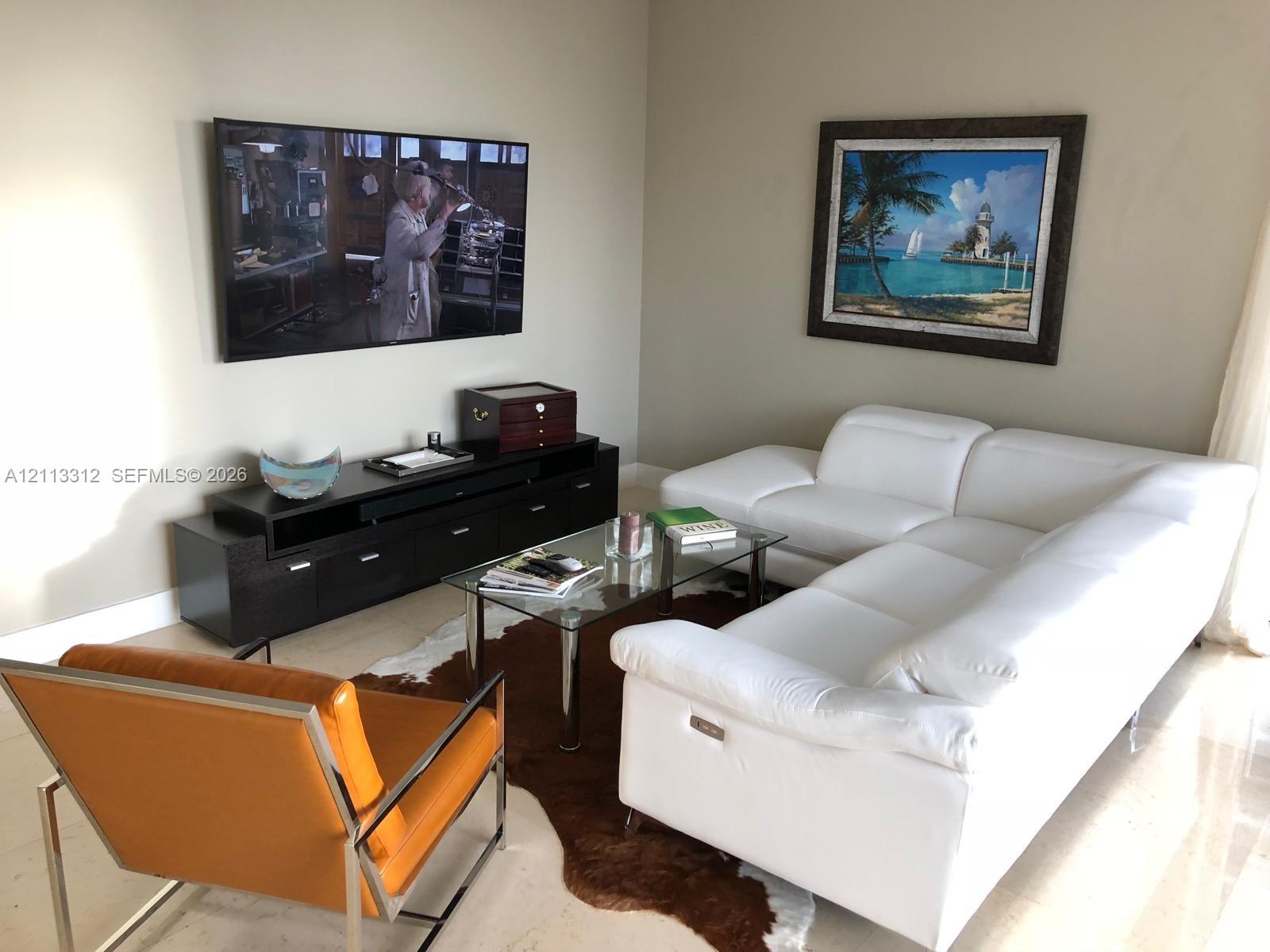 Neutral wall tones and light-toned flooring