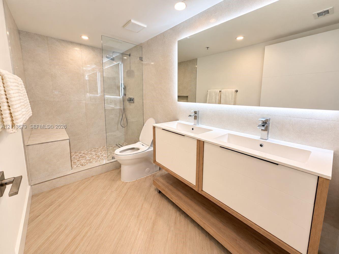 primary bedroom bathroom