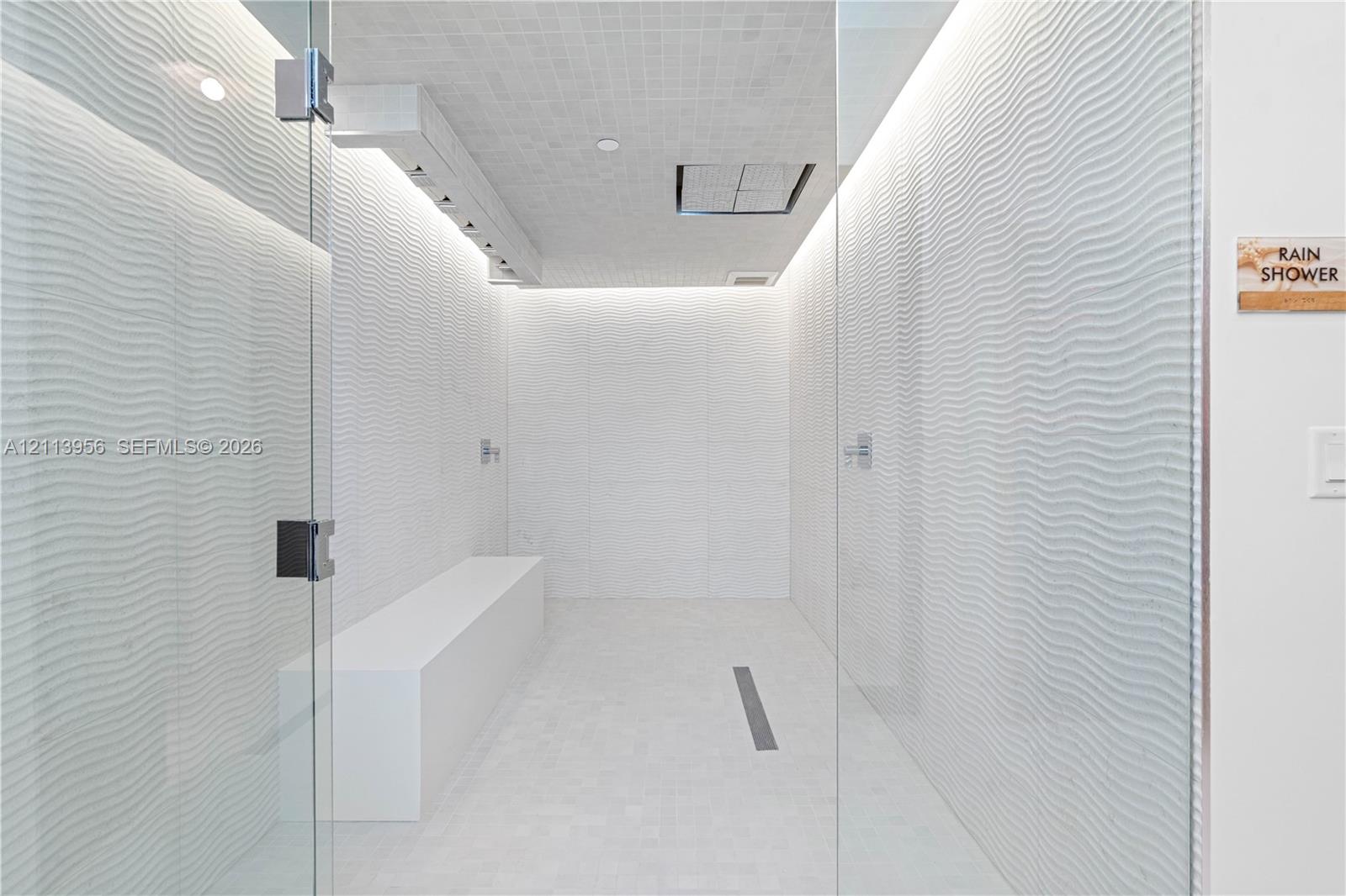 Zen Suite - Rain Shower - Spa