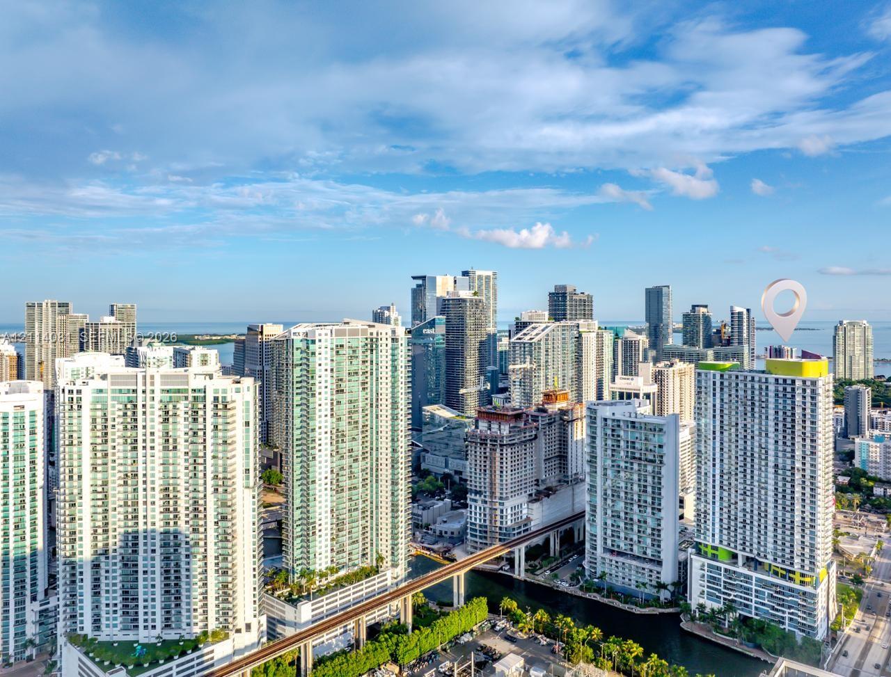 High-rise metropolitan location featuring expansive cityscape panoramas and proximity to coastal waters