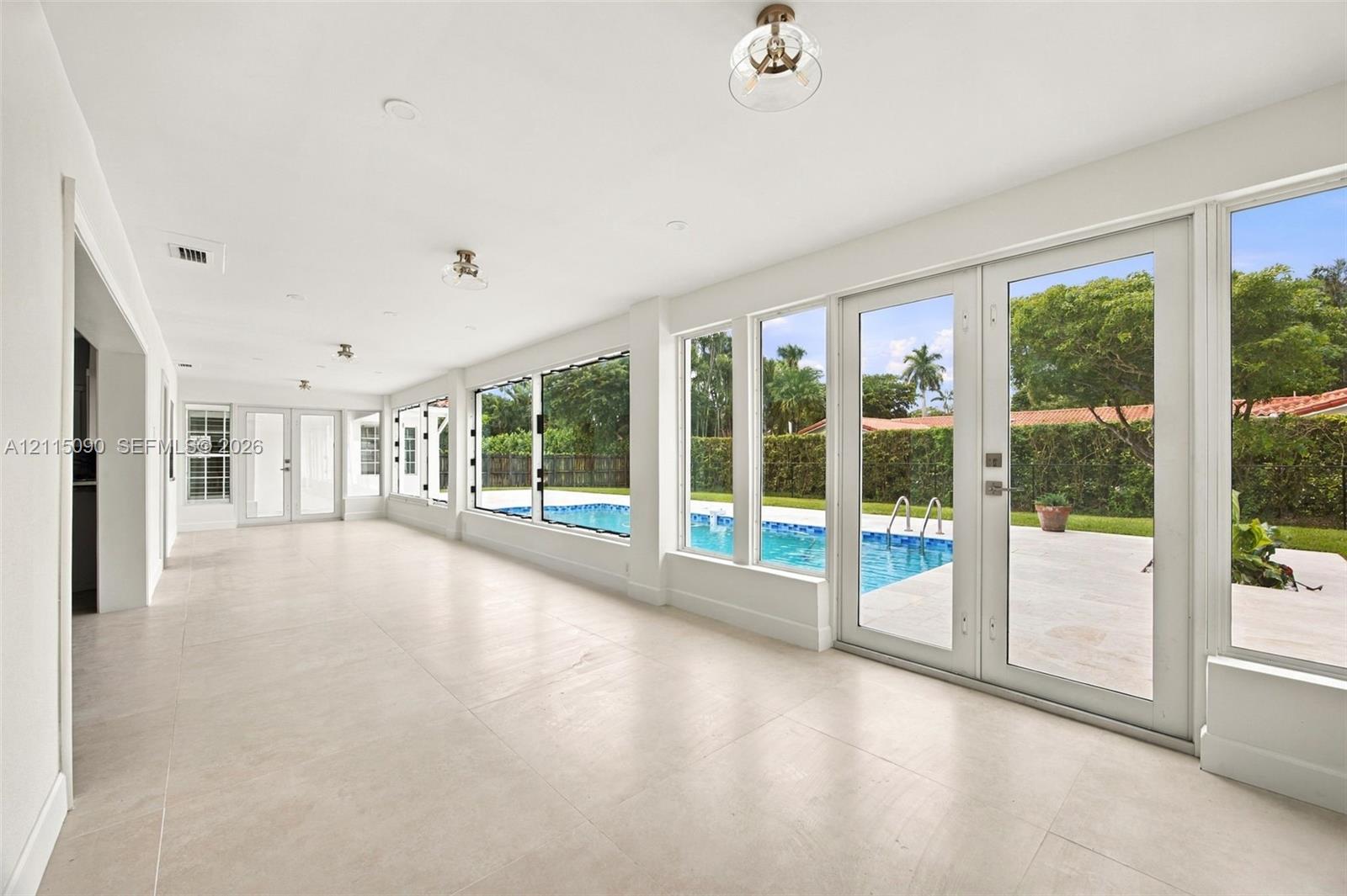 Spacious Florida Room, can be used as Family Room, Breakfast Area, Kids Play Area etc.