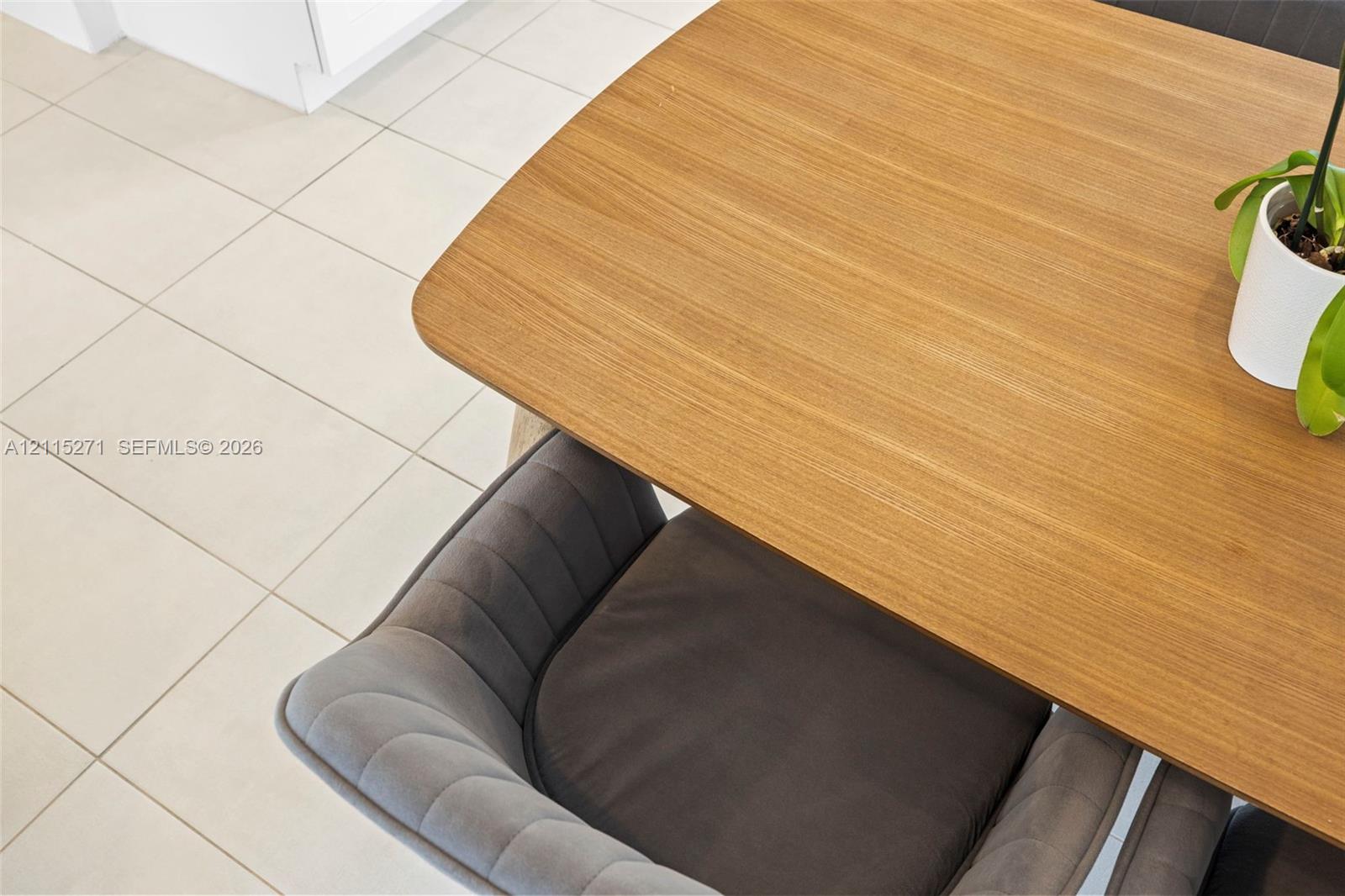 Large-format light-toned floor tiling