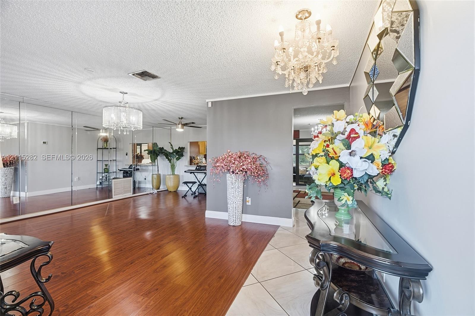Photo 5 Photo 5