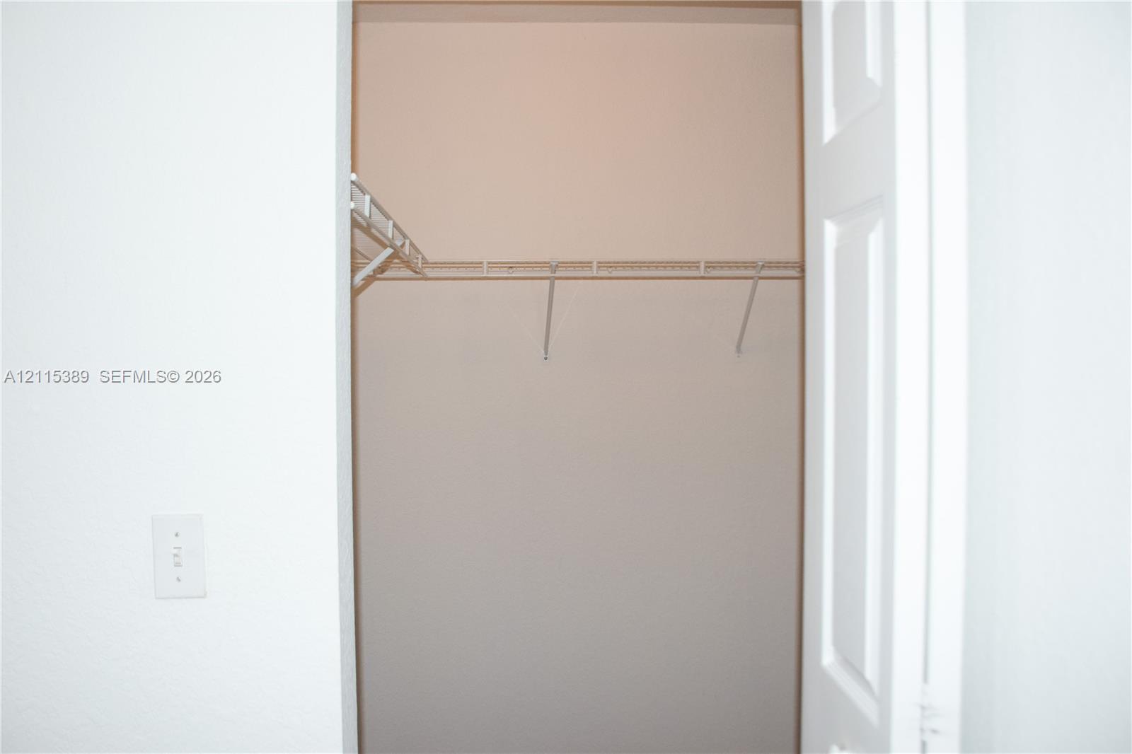 Walking Closet Master Bedroom