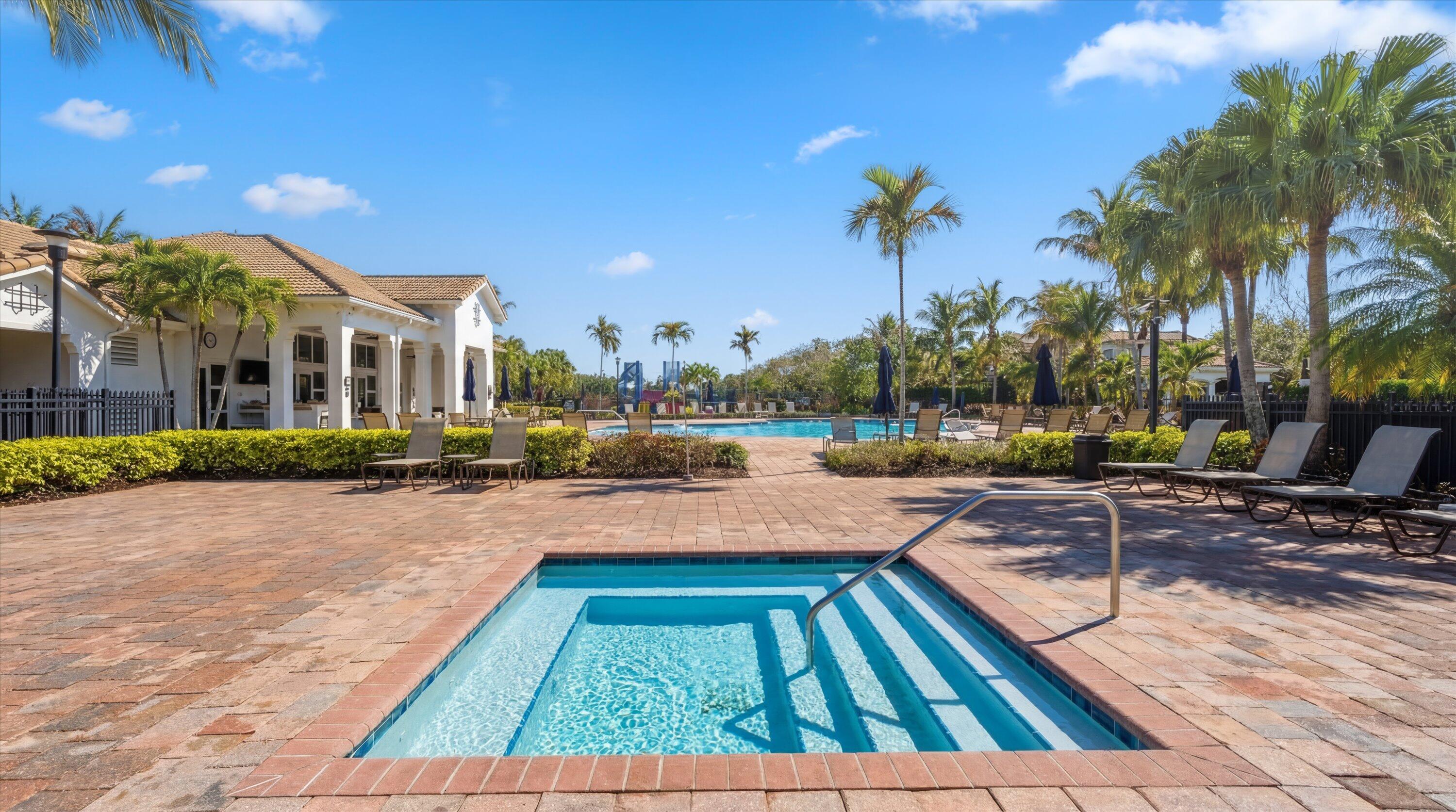 11-108 Casa Cir