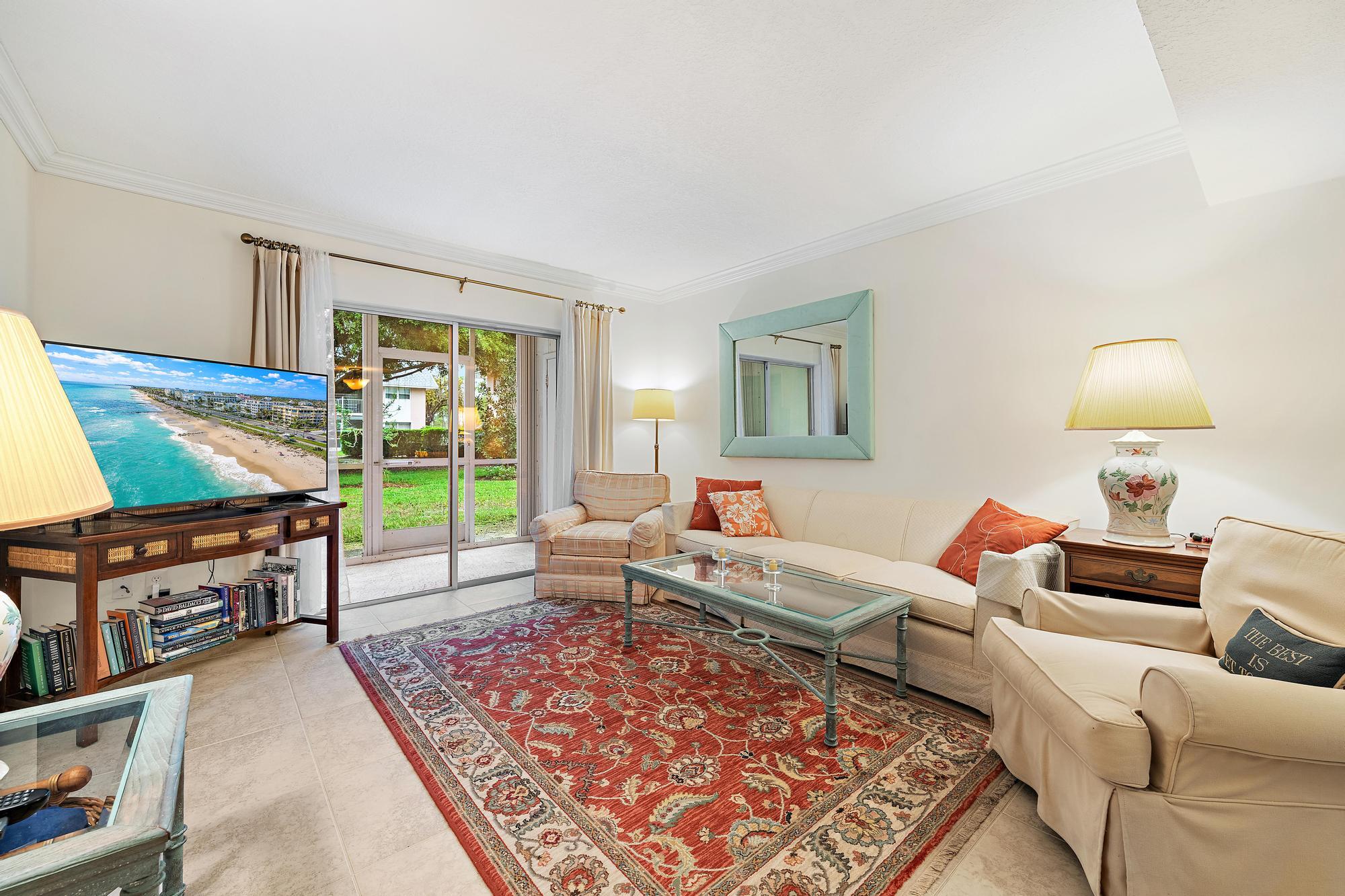 18081 SE Country Club Dr bldg 6 apt 51-1