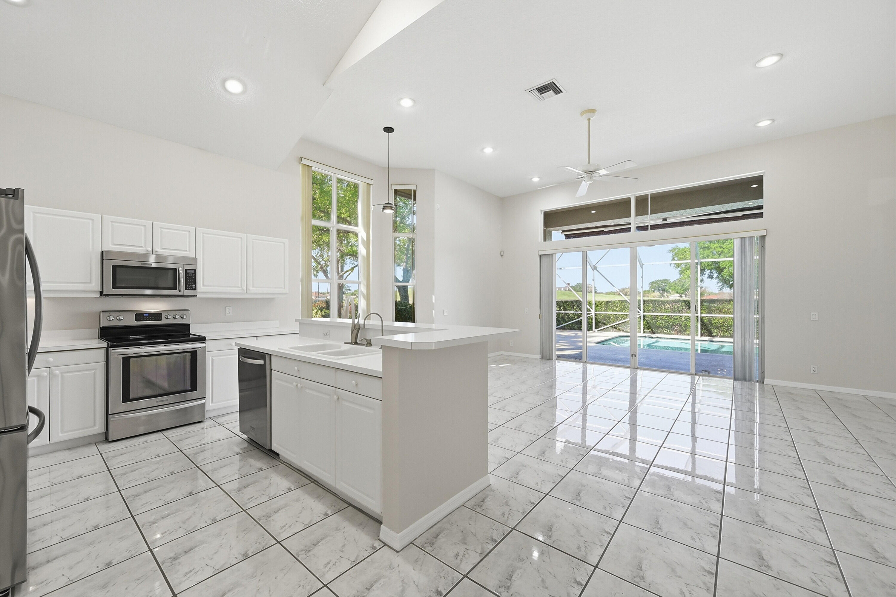 Kitchen / Breakfast Area & Family Room