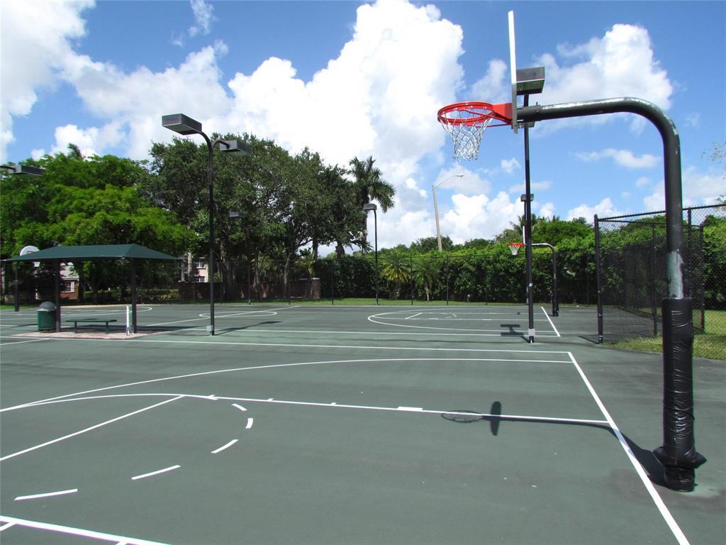 BASKET BALL & PICKLE BALL