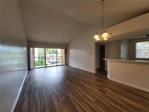 8871 #207 LIVING AREA
