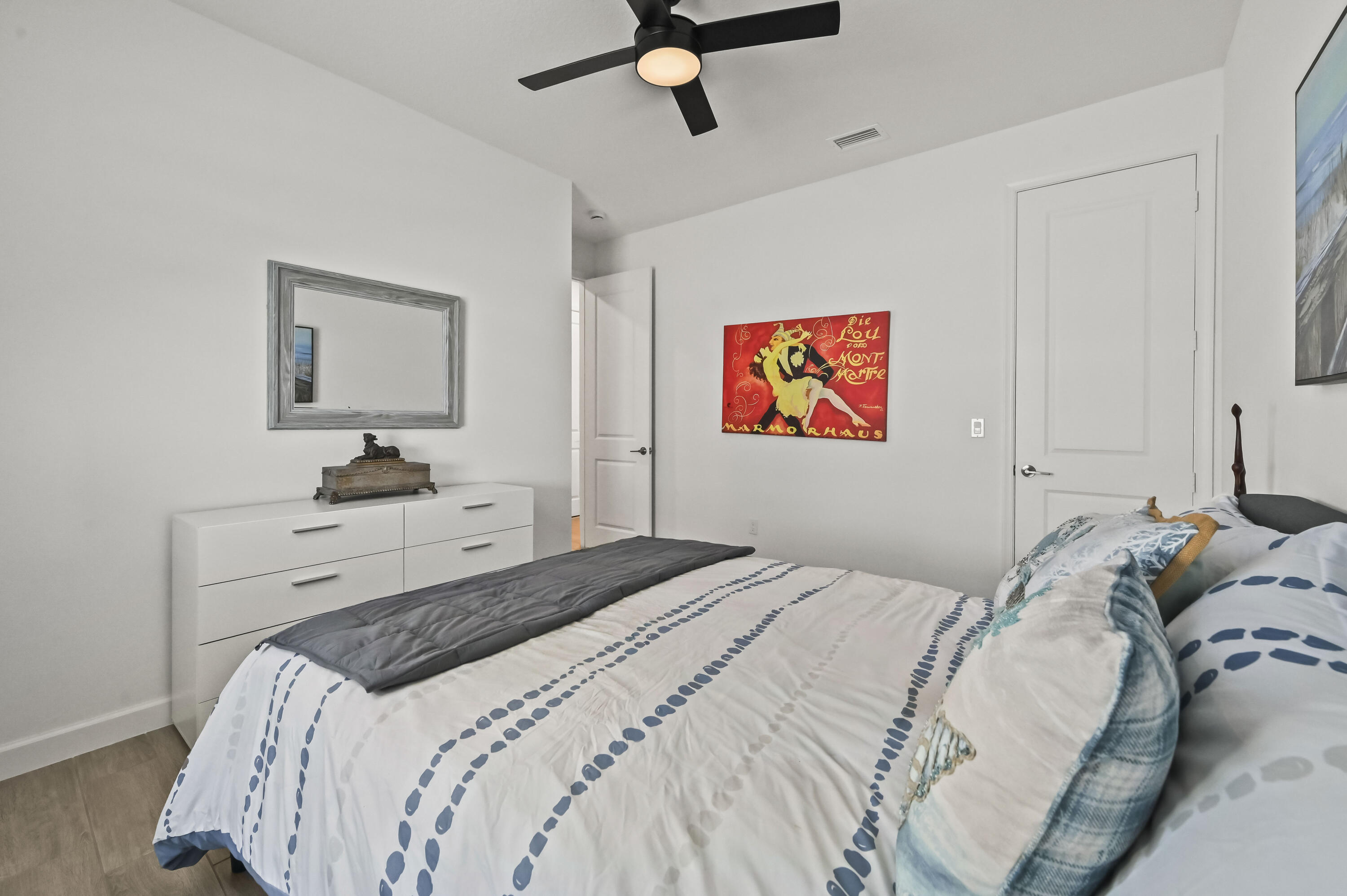 23 Bedroom 02