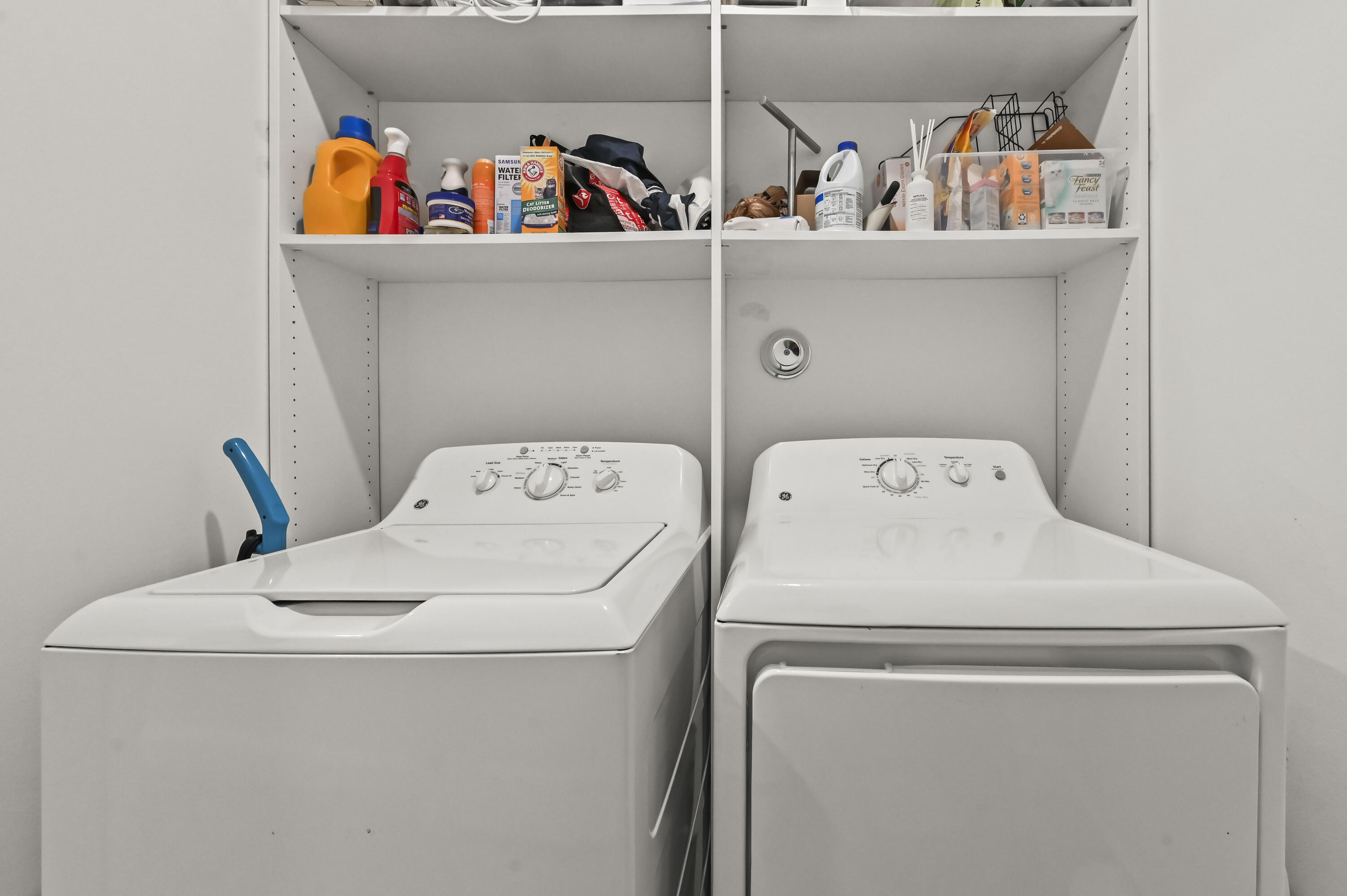 21 Laundry Room 01