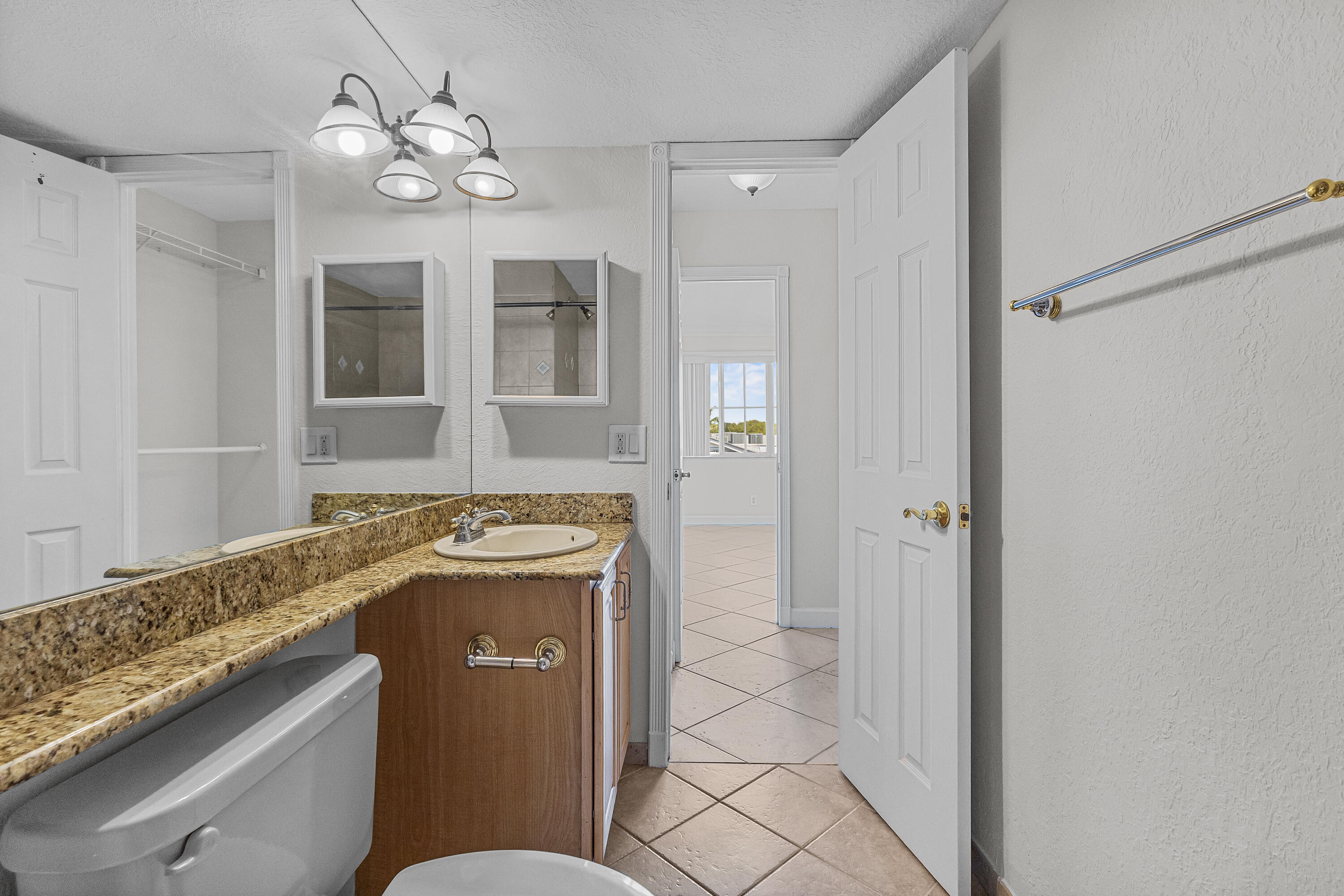 GF4A1180Pine Crest Village-by Pwayko
