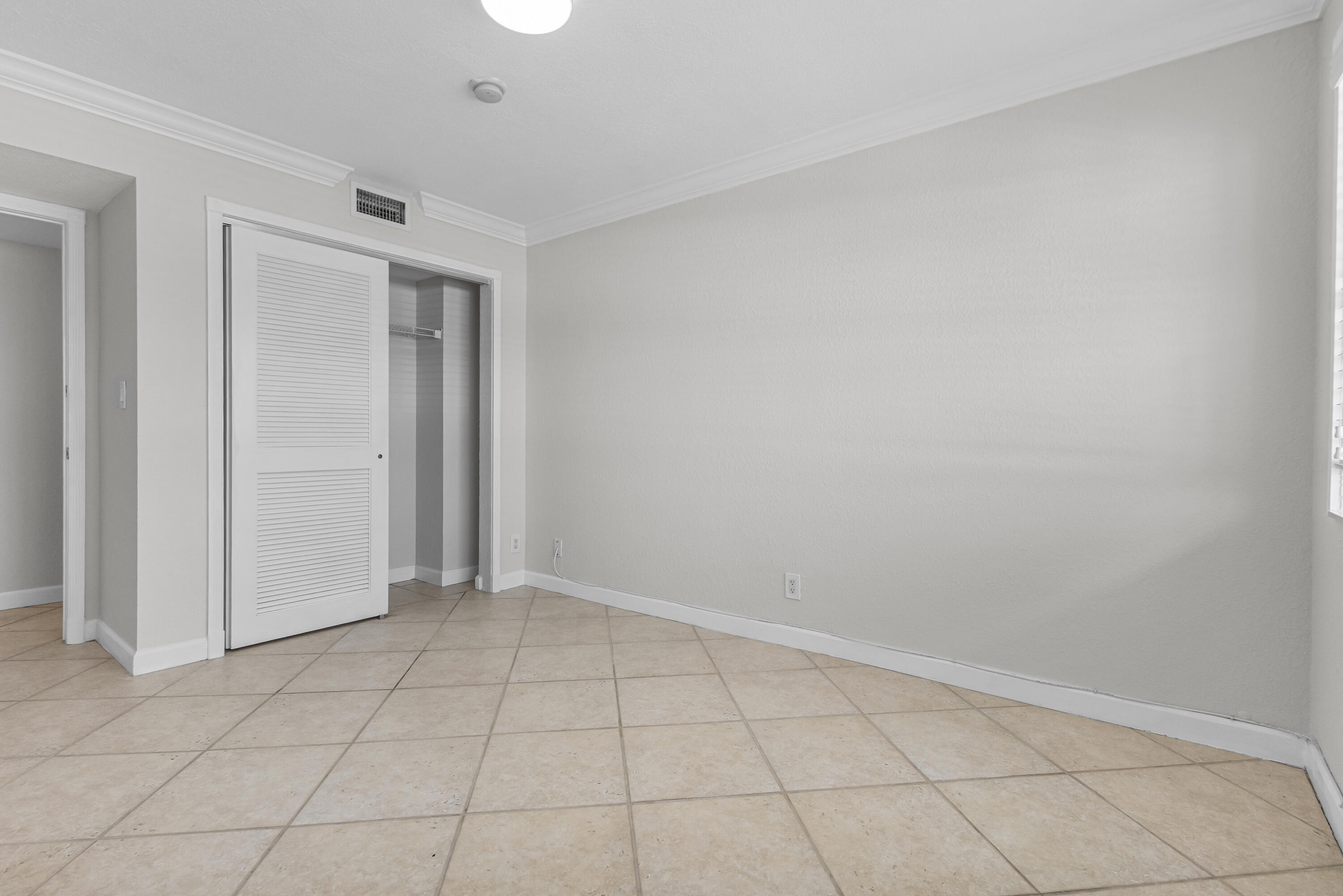 GF4A1162Pine Crest Village-by Pwayko