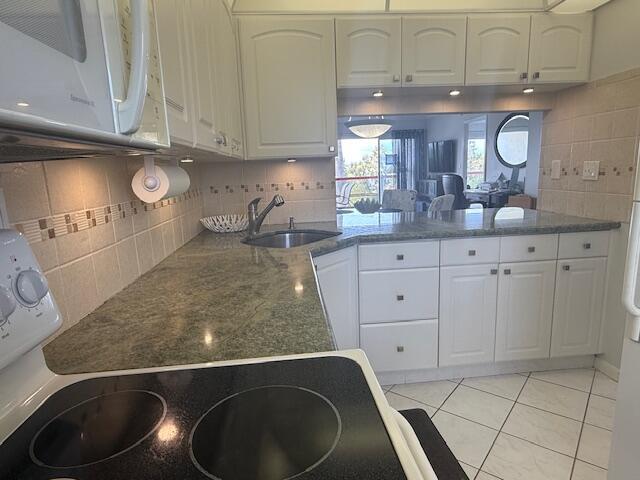 Granite Countertop, Tile Backsplash
