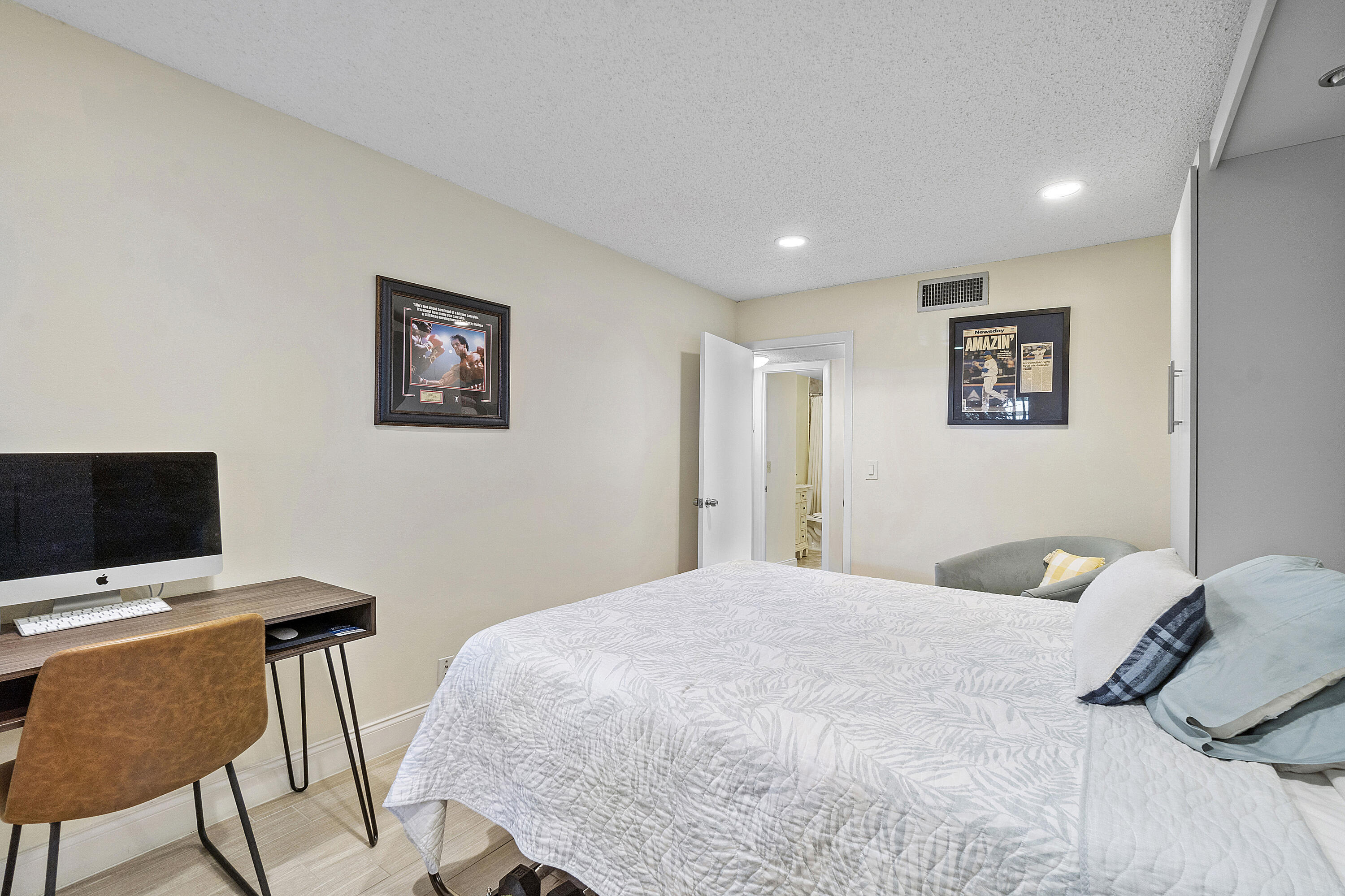 250 S Ocean Blvd U274_011