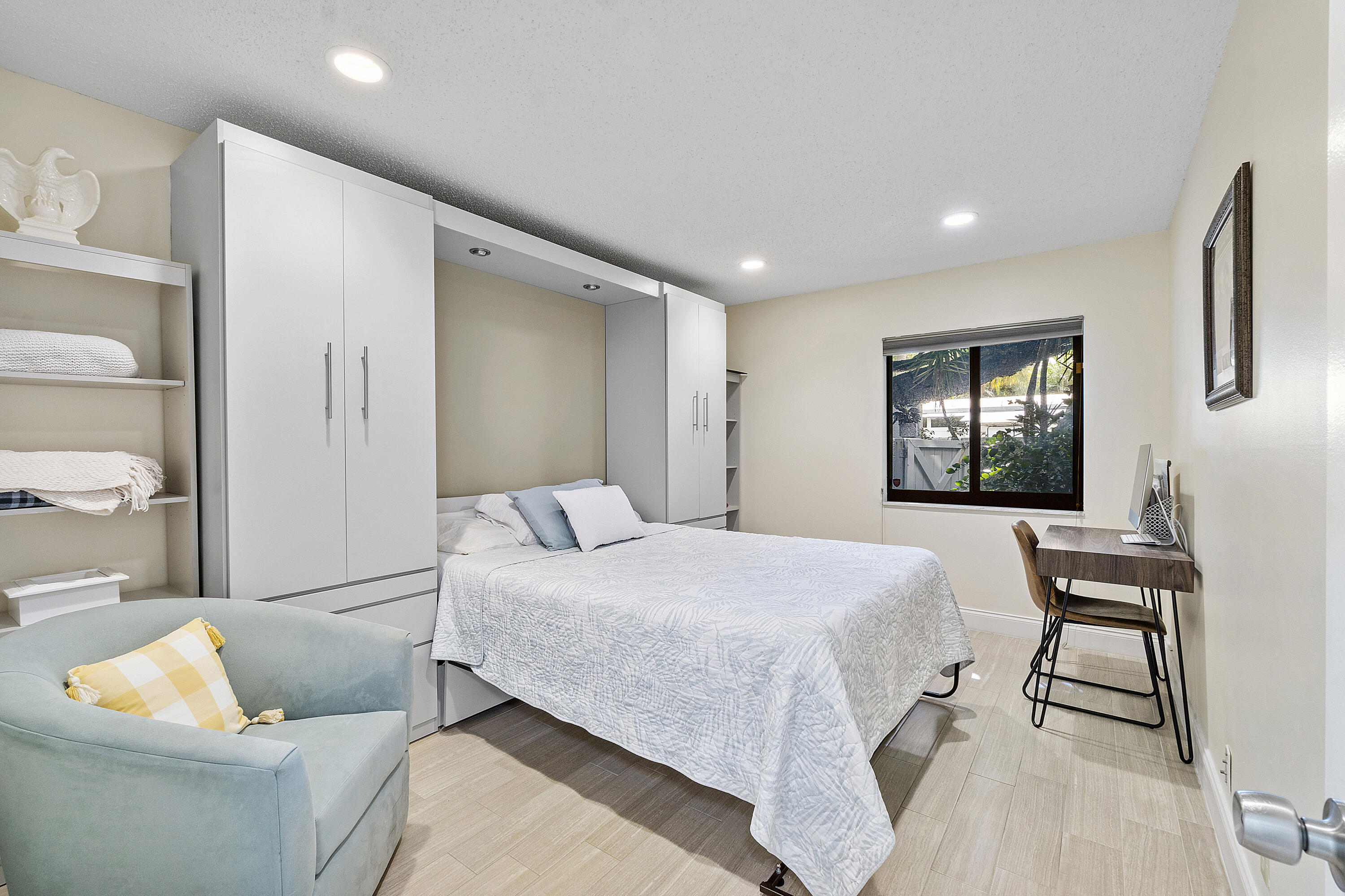 Queen Bed