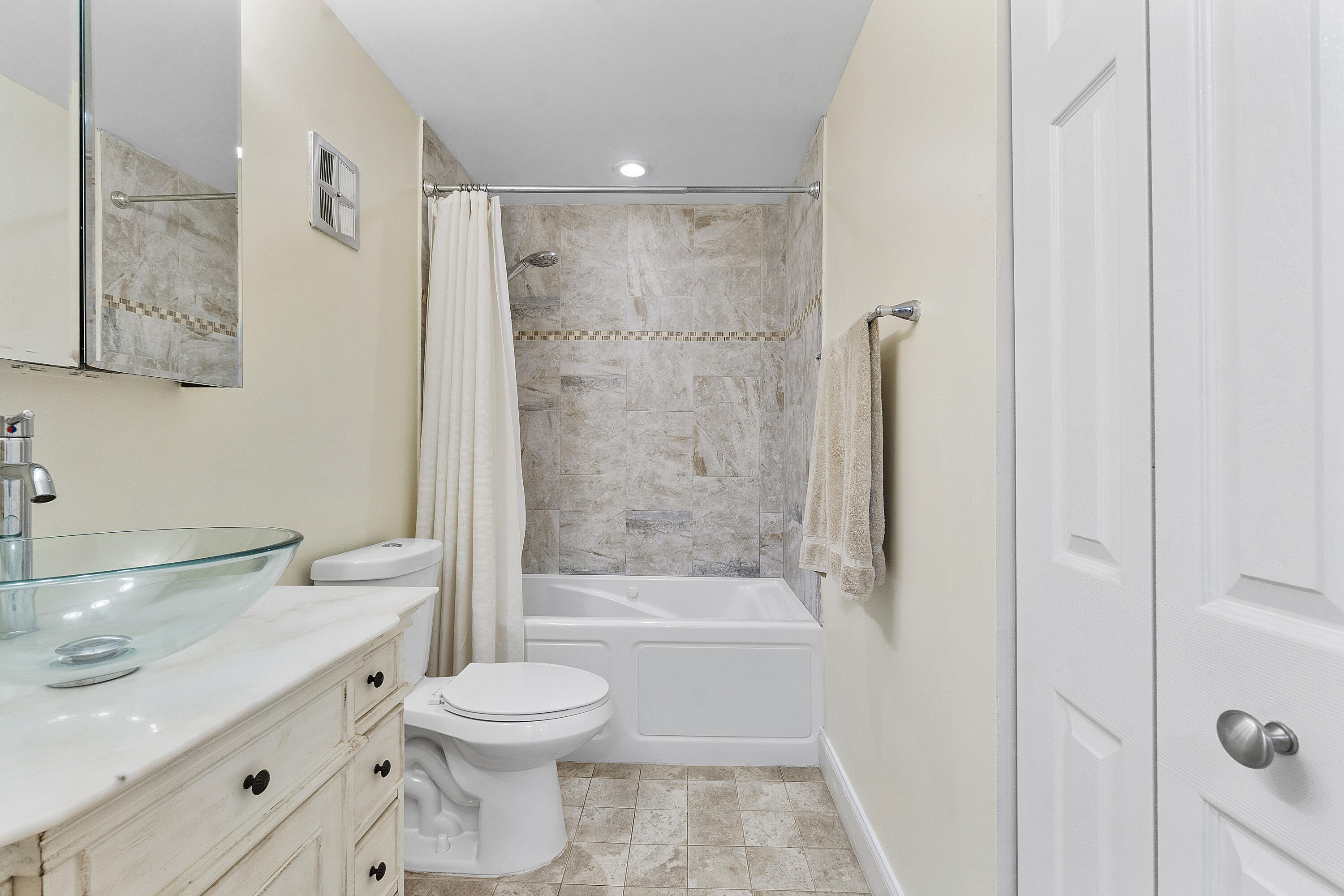 250 S Ocean Blvd U274_010