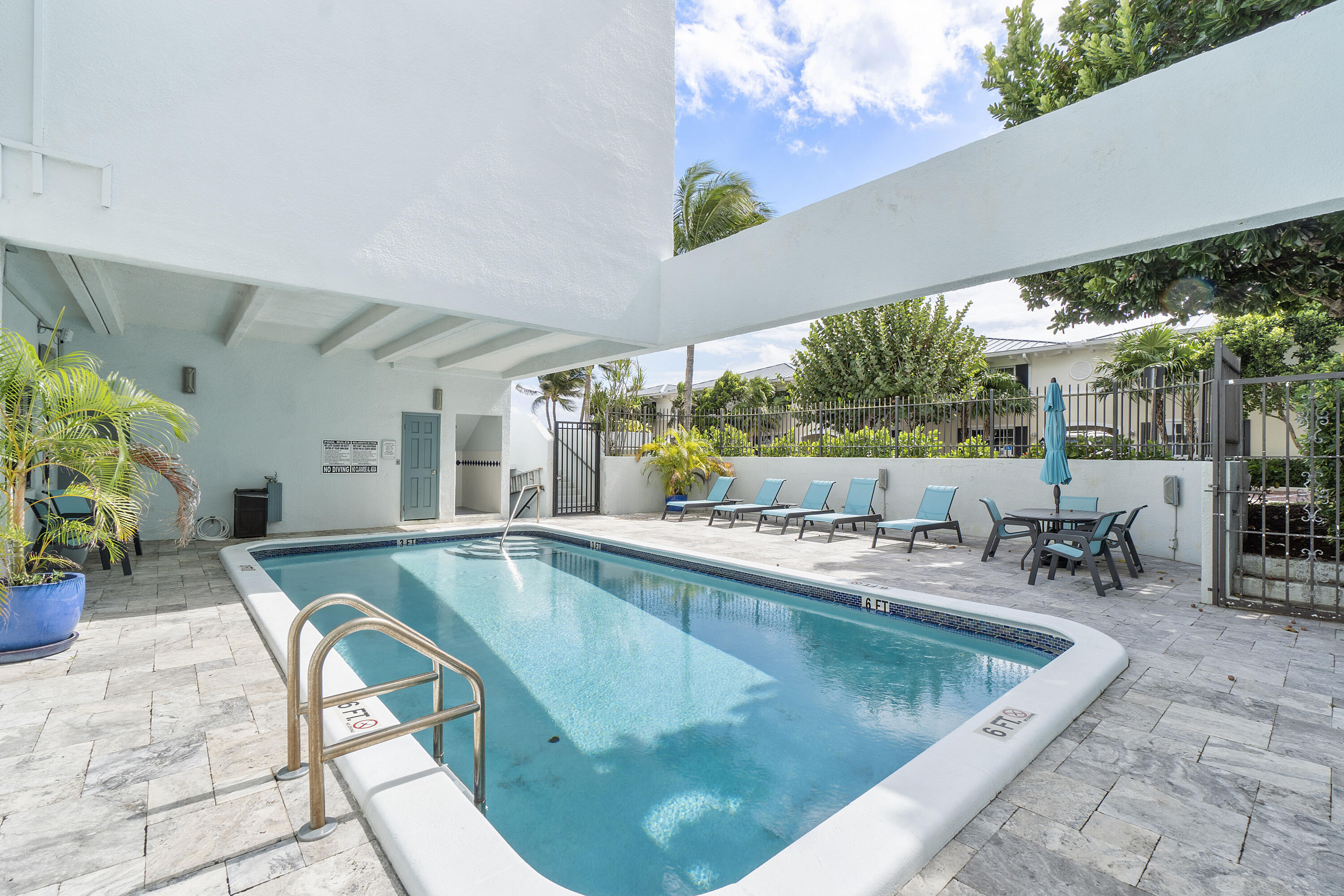 250 S Ocean Blvd U274_032