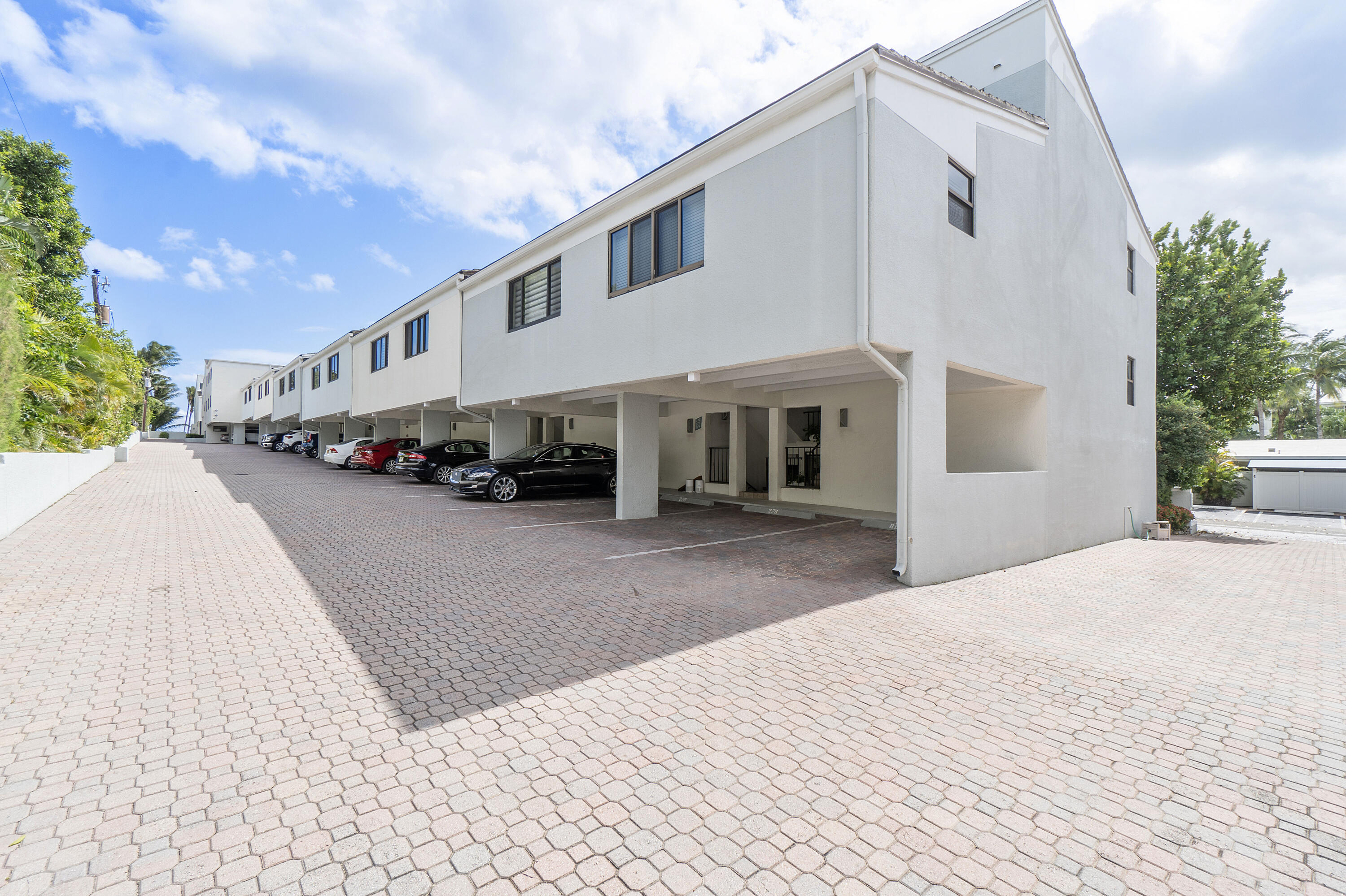 250 S Ocean Blvd U274_031